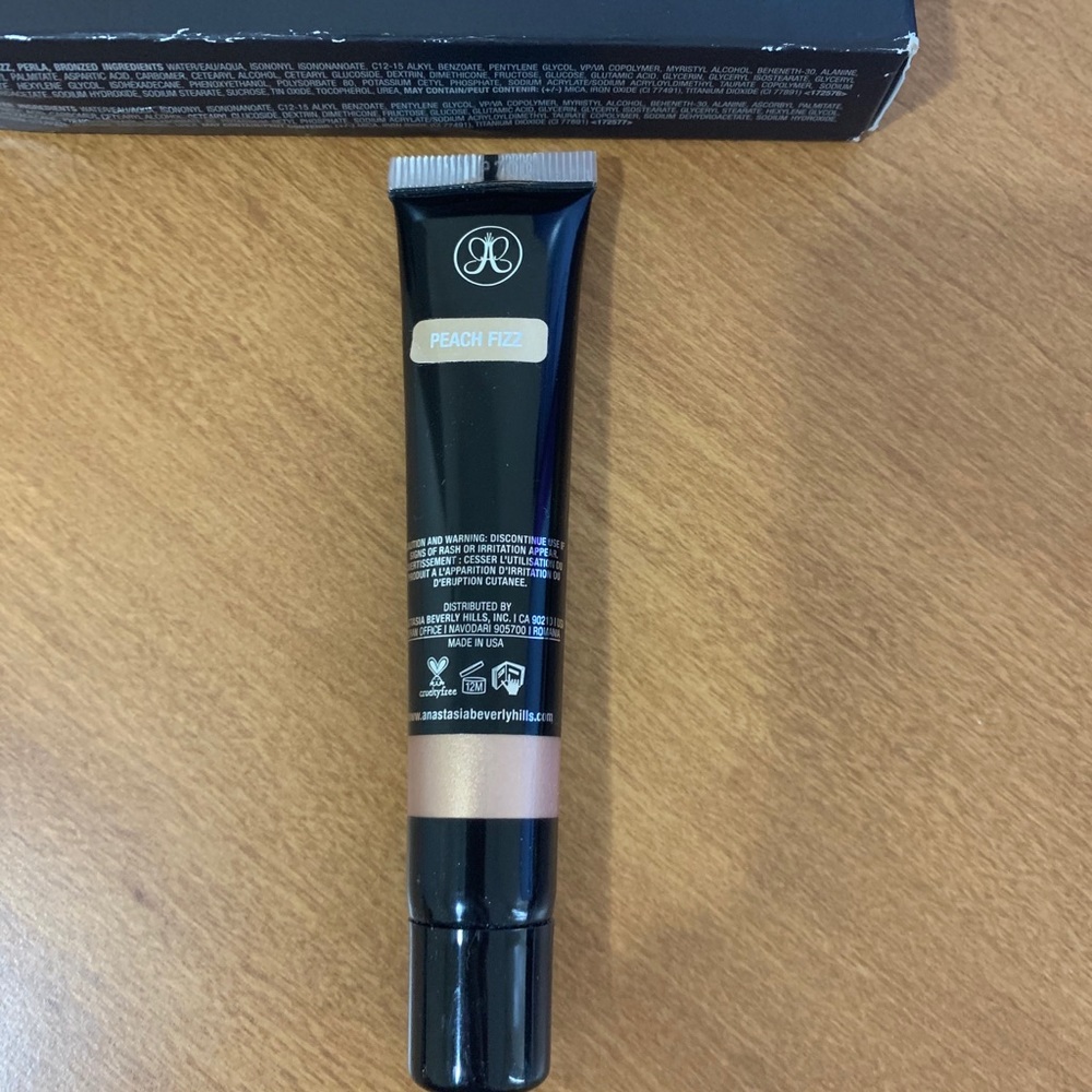 Anastasia Beverly Hills Liquid Glow - Picture 2 of 2